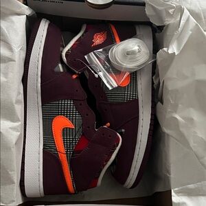Air Jordan 1 Mid SE Night Maroon/Total Orange NWT